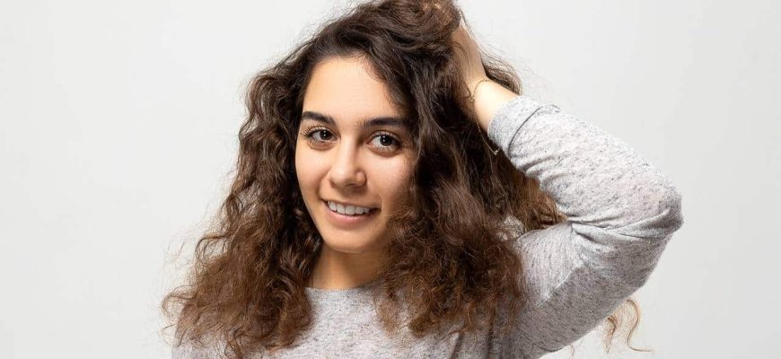 Dica de especialistas para diminuir o FRIZZ do cabelo de forma rápida