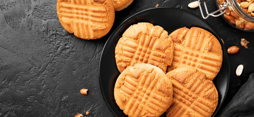 Vastensnack: pindakaascrackers.  Bonus: waarmee moet je boter vervangen in desserts?