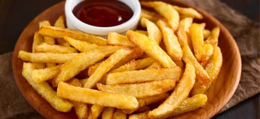 Dica do vinagre branco para fazer batatas fritas crocantes!