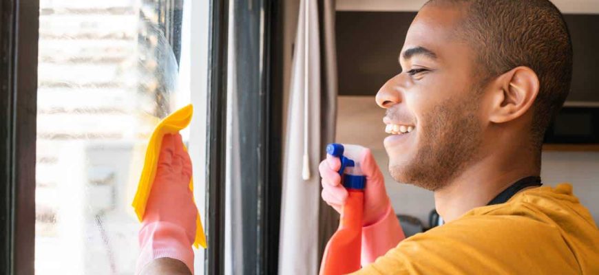 Como limpar janelas sem deixar arranhões? Técnicas mais eficazes!