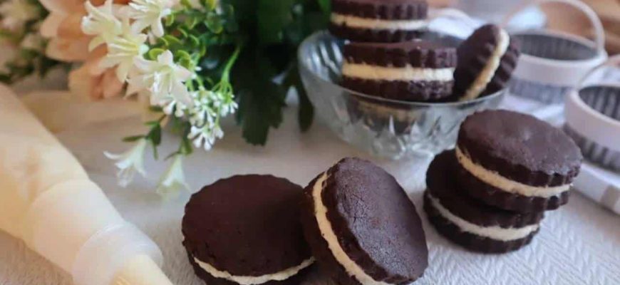 Como fazer biscoitos Oreo caseiros com delicioso recheio cremoso