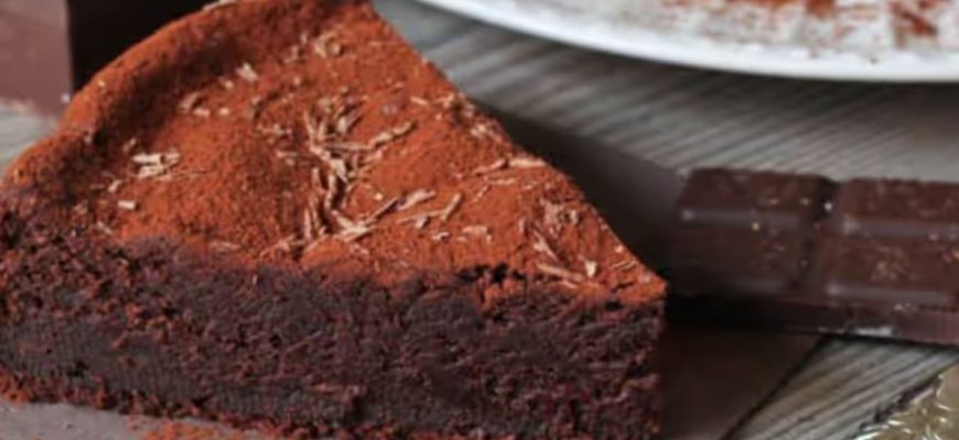 Receita do melhor bolo cremoso de chocolate: Você vai se viciar!