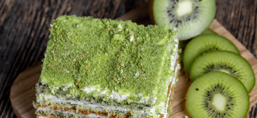 Tiramisu met matcha thee en kiwi.  Geeft energie en ontgift