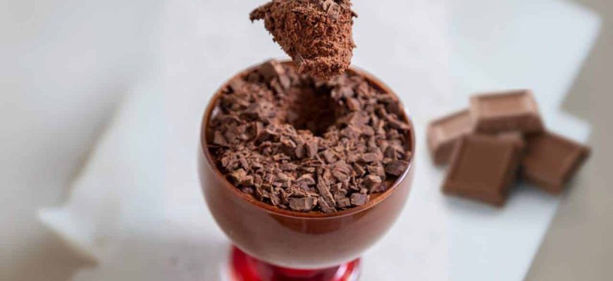 Mousse de chocolate rápido e VICIANTE, uma delícia para sobremesa!