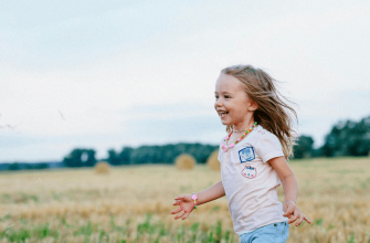 Hoe kun je je kleintje aanmoedigen om meer tijd buiten door te brengen? Top 3 tips voor ouders