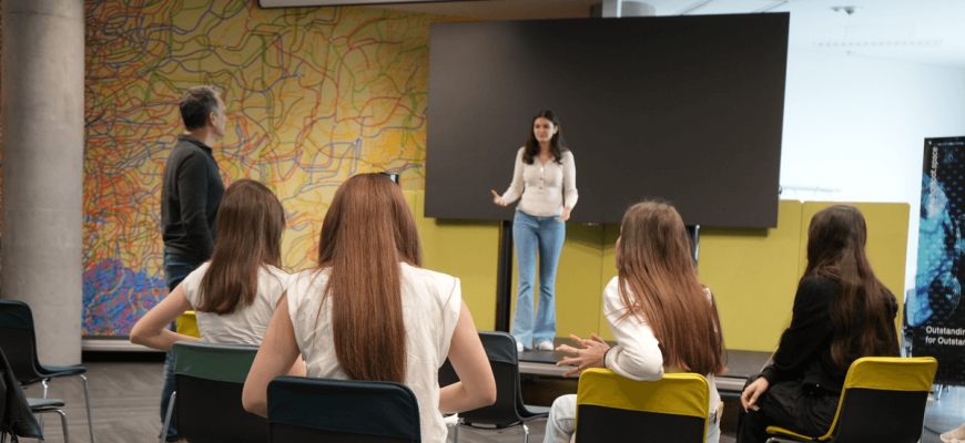 Tiener zonder vertrouwen in hem? Een communicatietrainer laat je zien wat je moet doen